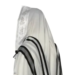 טלית בצבע שחור
