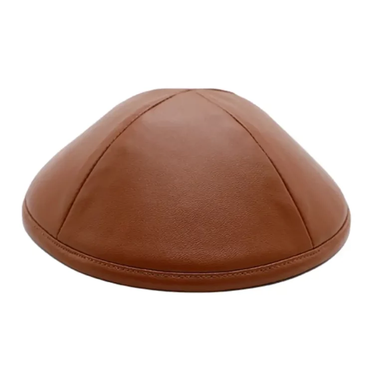 כיפה דמוי עור חום – 17 ס״מ
