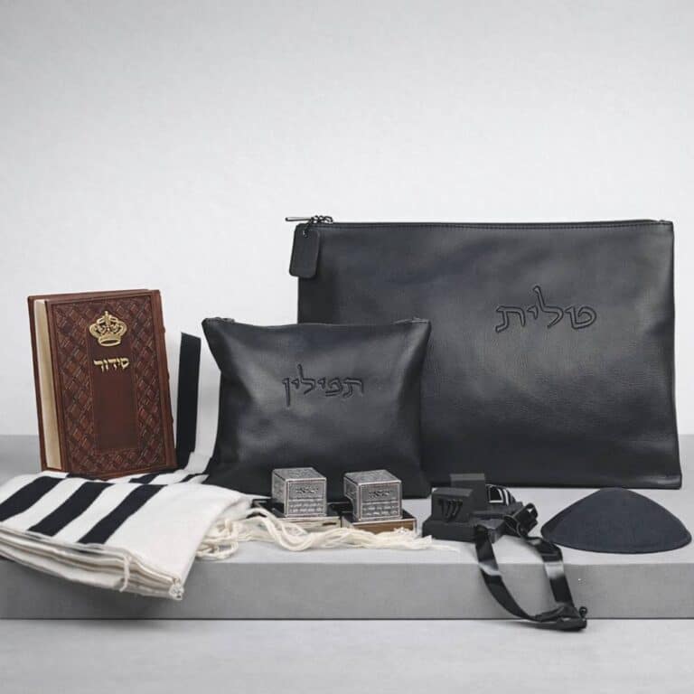 shacharit-tefillin-tallit-display