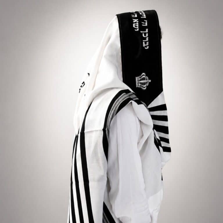 tallit-haesh-sheli-black-diamond-back